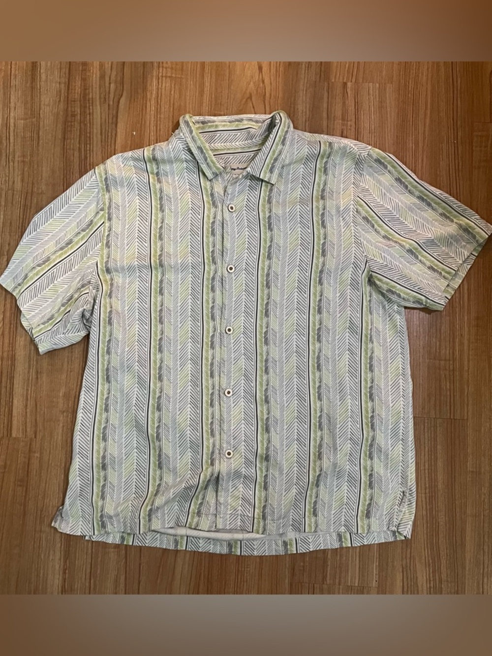 Tommy Bahama Short-Sleeve Button-Down in Pale Green and White Stripe